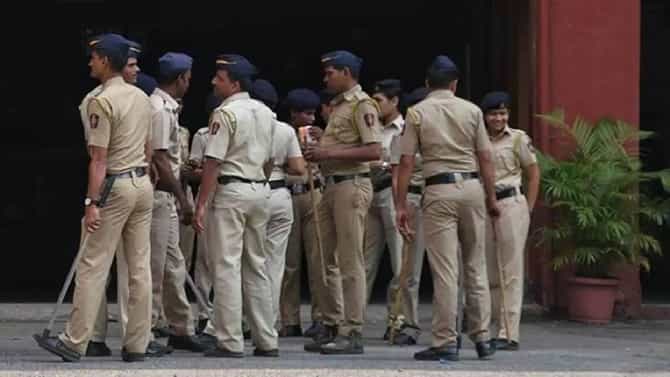 बारावी पास आहात? मग लगेचच करा अर्ज, बंपर भरलीला सुरूवात, पोलिस विभागात नोकरी करण्याची मोठी संधी