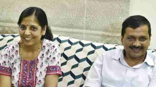 Arvind Kejriwal : केजरीवाल यांच्या अटकेनंतर पत्नी सुनीता फ्रंटफूटवर, पोस्ट शेअर करत म्हणाल्या..