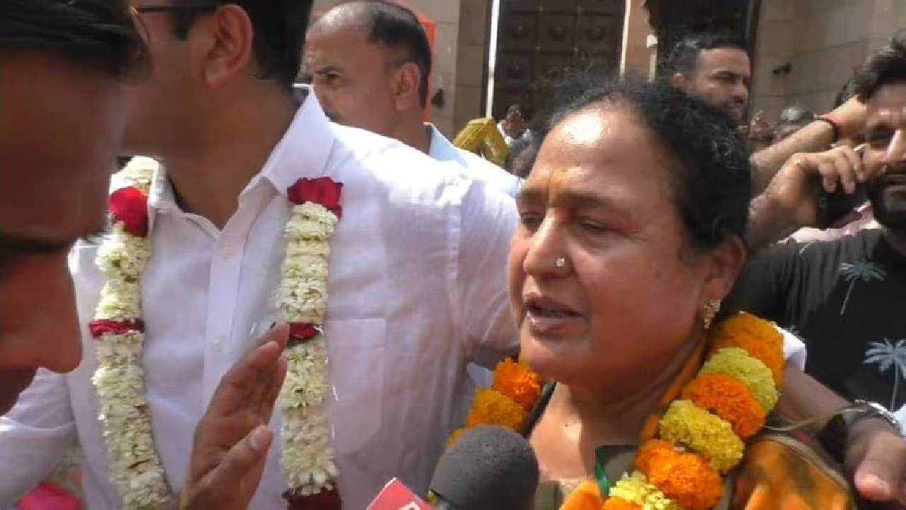 बाहुबली मुख्तार अंसारीच्या मृत्यूनंतर दिवंगत भाजपा आमदाराची पत्नी काशी विश्वनाथाच्या दर्शनाला, कारण काय? बाहुबली मुख्तार अंसारीच्या मृत्यूनंतर दिवंगत भाजपा आमदाराची पत्नी काशी विश्वनाथाच्या दर्शनाला, कारण काय?