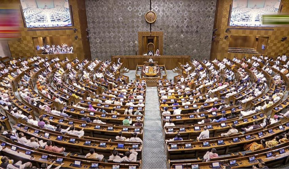 लोकसभा निवडणूक : 44 टक्के खासदारांवर फौजदारी गुन्हे, तर 5 टक्के अब्जाधीश लोकसभा निवडणूक : 44 टक्के खासदारांवर फौजदारी गुन्हे, तर 5 टक्के अब्जाधीश