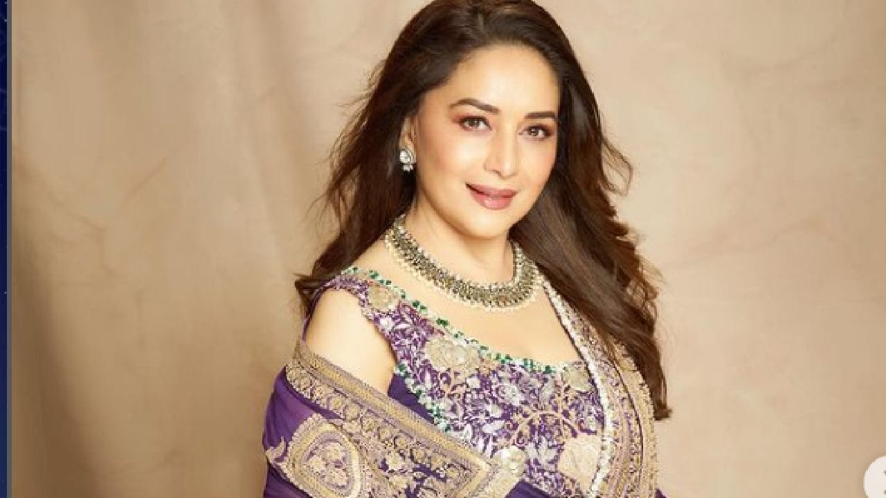 Madhuri Dixit | भाजपकडून ऑफर आहे का ? माधुरी दीक्षितच्या थेट उत्तराने सगळेच अवाक् ..! Madhuri Dixit | भाजपकडून ऑफर आहे का ? माधुरी दीक्षितच्या थेट उत्तराने सगळेच अवाक् ..!