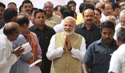 Womens Day : महिला दिनाच्या आधी मोदी सरकारची मोठी खूशखबर