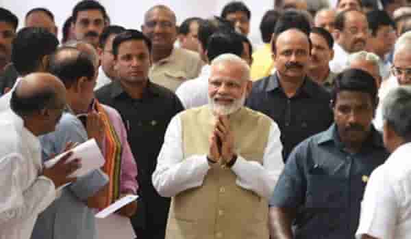Womens Day : महिला दिनाच्या आधी मोदी सरकारची मोठी खूशखबर
