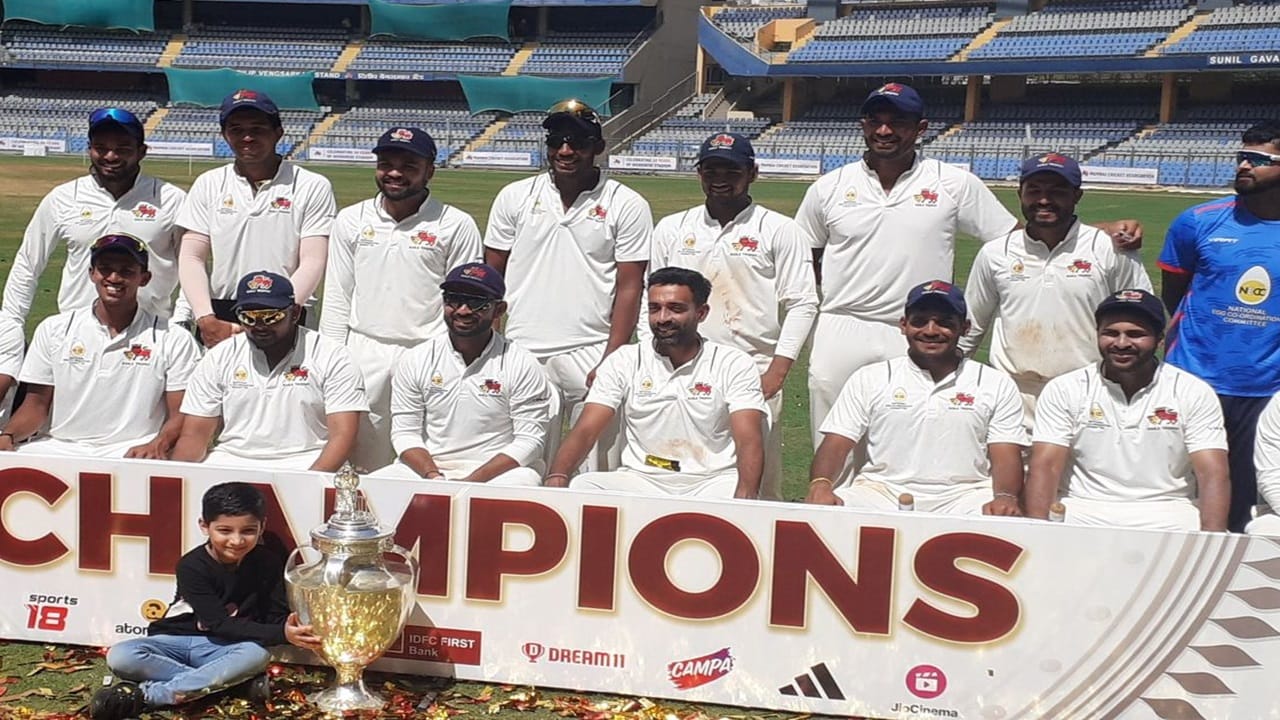 दरम्यान मुंबईने 6 वर्षानंतर रणजी ट्रॉफी जिंकण्याचा कारनामा केला आहे. तसेच मुंबईची रणजी ट्रॉफी जिंकण्याची ही एकूण 42 वी वेळ ठरली.