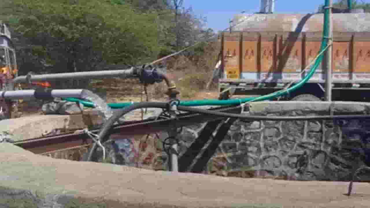 येवल्यात भीषण पाणीटंचाई, 45 गावांसह 18 वाड्या-वस्त्यांची 35 टँकर भागवतेय तहान