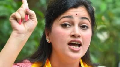 उमेदवारी अर्ज दाखल करण्यापूर्वी नवनीत राणा यांना मोठा दिलासा, जात प्रमाणपत्र वैध