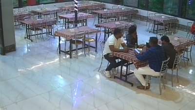 पुण्यात खळबळ, हॉटेलमध्ये जेवणासाठी बसला, कारमधून आलेल्यांनी गोळ्या घातल्या, CCTV मध्ये थरार