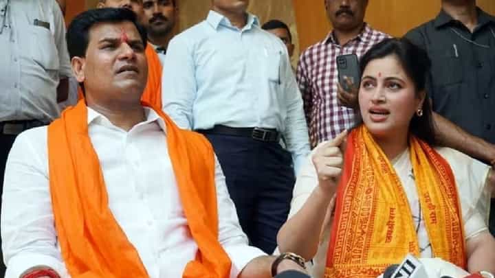 खासदार नवनीत राणा यांना थेट अफगाणिस्तानमधून जीवे मारण्याची धमकी, रवी राणा म्हणाले... खासदार नवनीत राणा यांना थेट अफगाणिस्तानमधून जीवे मारण्याची धमकी, रवी राणा म्हणाले...