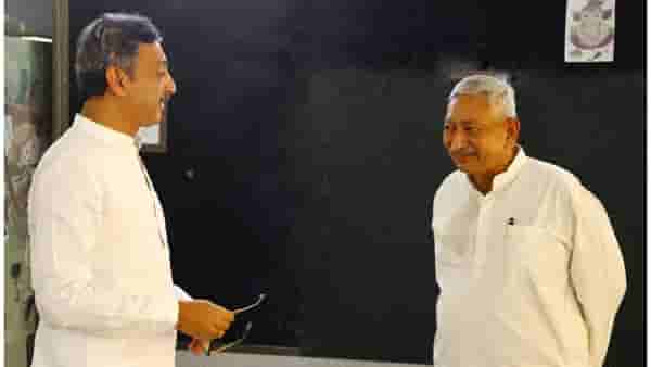 अभिनंदन बाबा..., संभाजीराजे यांची भावनिक पोस्ट, वडिलांना मिळालेल्या उमेदवारीने संभाजीराजे भारावले