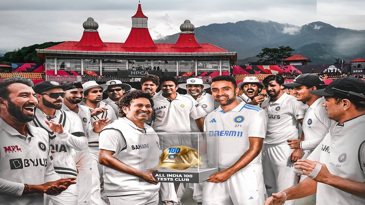 आर अश्विन याच्या 100 व्या कसोटी निमित्ताने राजस्थान रॉयल्स टीमने एक खास फोटो शेअर केला आहे. या फोटोमध्ये टीम इंडियासाठी 100 कसोटी सामने खेळलेल्या भारतीय खेळाडूंचा समावेश आहे. या फोटोत मास्टर ब्लास्टर सचिन तेंडुलकर आर अश्विनचं 100 टेस्ट मॅच खेळणाऱ्या खेळाडूंमध्ये स्वागत करत आहेत. हा फोटो तयार करण्यात आला आहे.