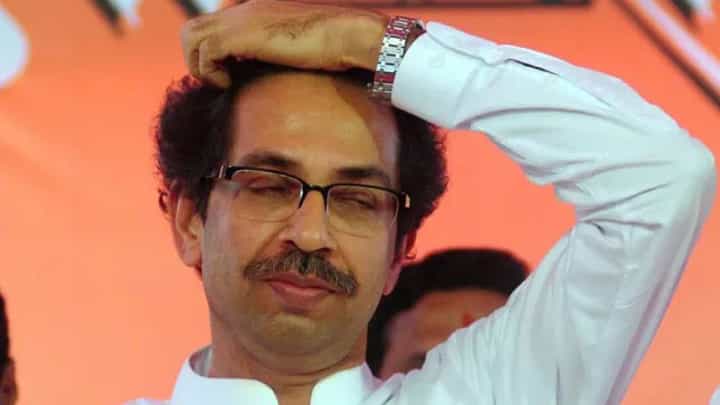 ठाकरे गट पुन्हा फुटीच्या उंबरठ्यावर, 'उबाठा' गटातील हे दोन नेते ठाकरेंवर नाराज? ठाकरे गट पुन्हा फुटीच्या उंबरठ्यावर, 'उबाठा' गटातील हे दोन नेते ठाकरेंवर नाराज?