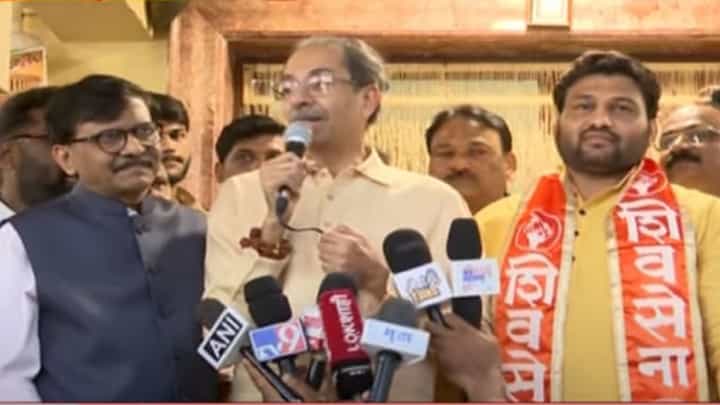 अबकी बार चंद्रहार! 'पक्षातले पळपुटे जातायेत, पण मर्द...', चंद्रहार पाटील यांच्या पक्षप्रवेशावेळी ठाकरेंची छाती फुलली अबकी बार चंद्रहार! 'पक्षातले पळपुटे जातायेत, पण मर्द...', चंद्रहार पाटील यांच्या पक्षप्रवेशावेळी ठाकरेंची छाती फुलली