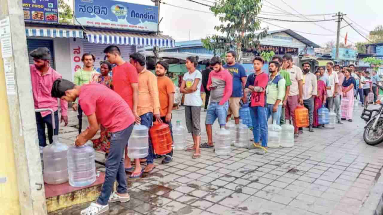 IT सिटीत आंघोळीला पाणी नाही, कर्मचाऱ्यांचा कार्यालयात येण्यास नकार, कंपन्यांसमोर संकट