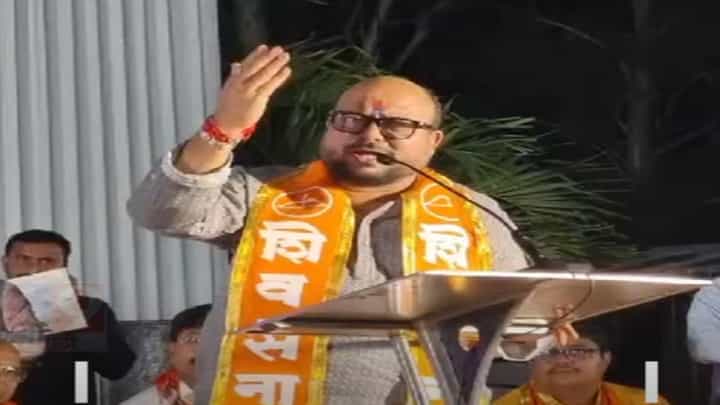चारही खांदे गेले तर मी काय करू, गिरीशभाऊ आले घेऊन गेले, राम बोलो भाई राम; गुलाबराव पाटलांची तुफान बॅटिंग चारही खांदे गेले तर मी काय करू, गिरीशभाऊ आले घेऊन गेले, राम बोलो भाई राम; गुलाबराव पाटलांची तुफान बॅटिंग
