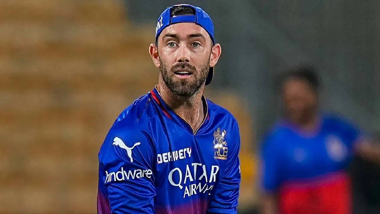 आरसीबीच्या पराभवाची अनेक कारणं समोर आली आहे. त्यापैकी स्टार खेळाडू फॉर्मात नसल्याने फटका बसला आहे. ग्लेन मॅक्सवेलकडून संघाला बऱ्याच अपेक्षा आहेत. मात्र पाच सामन्यात त्याची निराशाजनक कामगिरी राहिली आहे.