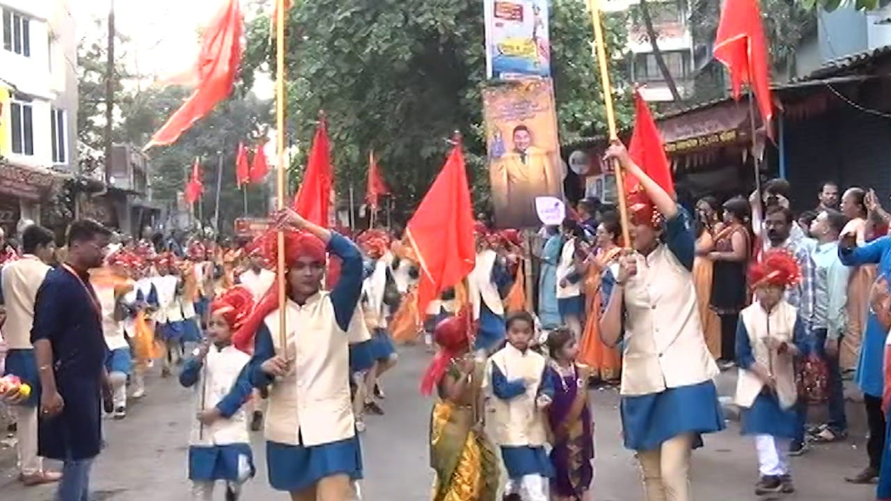 उज्ज्वल निकम यांनी नवीन विचारांची नवीन धोरणांची गुढी उभारली पाहिजे, असे सांगत गुढीपाडव्याच्या नागरिकांना शुभेच्छा दिल्या. पुढे बोलताना निवडणुकीच्या वेळेला प्रत्येक नागरिकांना महत्त्वाचा नागरिक बजावला पाहिजे. प्रत्येकाने मतदान केलं पाहिजे असे आवाहन केलं.