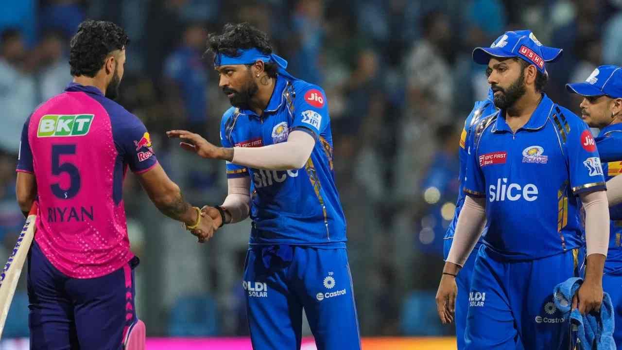 Hardik Pandya : खरंच टीममध्ये एकोपा नसल्याने मुंबई इंडियन्सच्या फ्रेंचायजीला हे सर्व कराव लागतंय का? Video