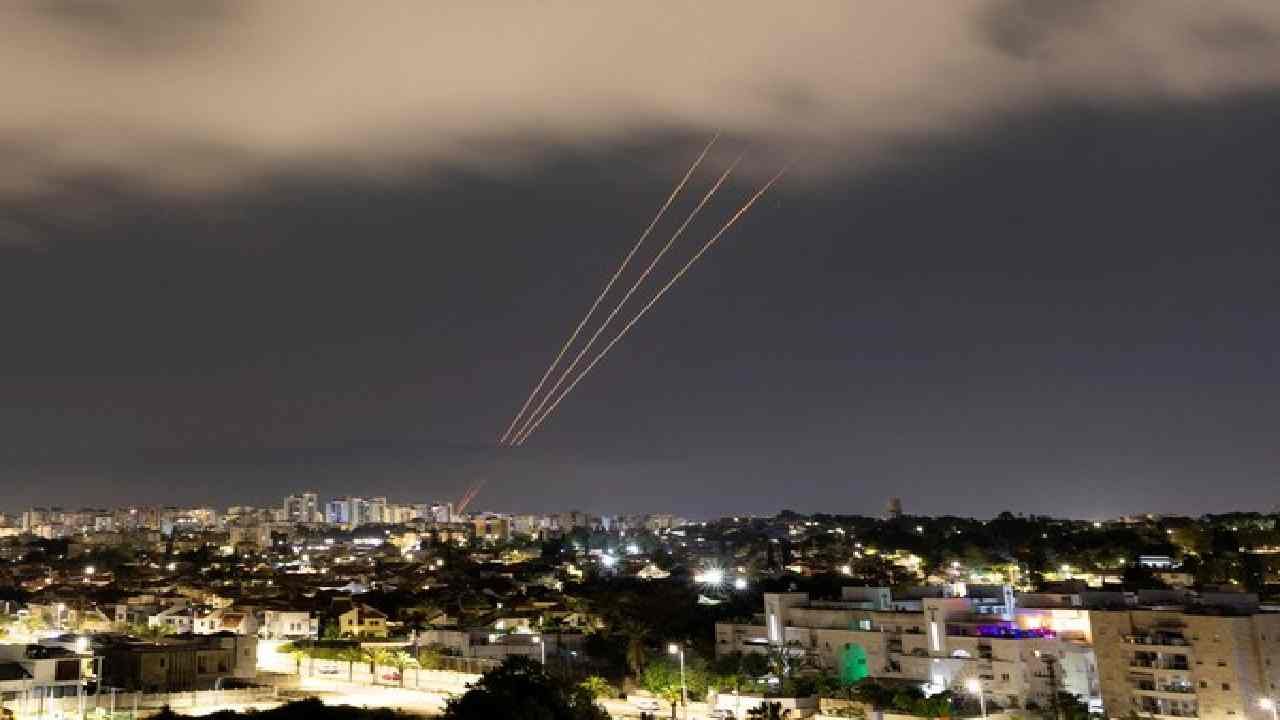 Iran Attack on Israel : इराणने हल्ल्यासाठी कुठली ड्रोन्स, मिसाइल वापरली? प्रत्यक्ष किती नुकसान? महत्त्वाची माहिती समोर