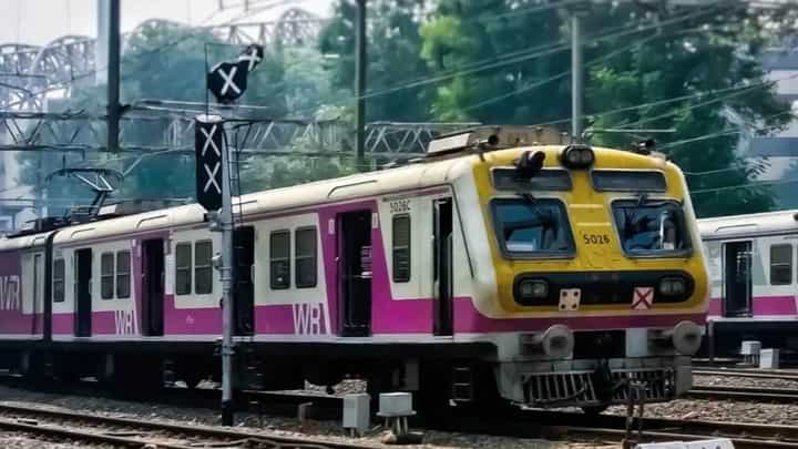 Mumbai Local Mega Block Update : मुंबईकरांसाठी मोठी बातमी, आज लोकल ट्रेनने प्रवास करताय? नेमका कुठे मेगाब्लॉक? Mumbai Local Mega Block Update : मुंबईकरांसाठी मोठी बातमी, आज लोकल ट्रेनने प्रवास करताय? नेमका कुठे मेगाब्लॉक?