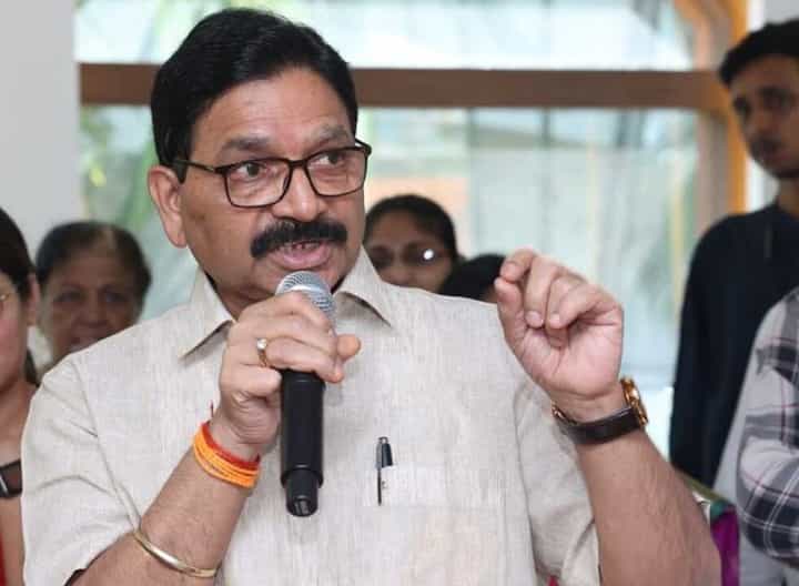लोकसभेचं तिकीट मिळताच रवींद्र वायकरांची पहिली प्रतिक्रिया, म्हणाले... लोकसभेचं तिकीट मिळताच रवींद्र वायकरांची पहिली प्रतिक्रिया, म्हणाले...