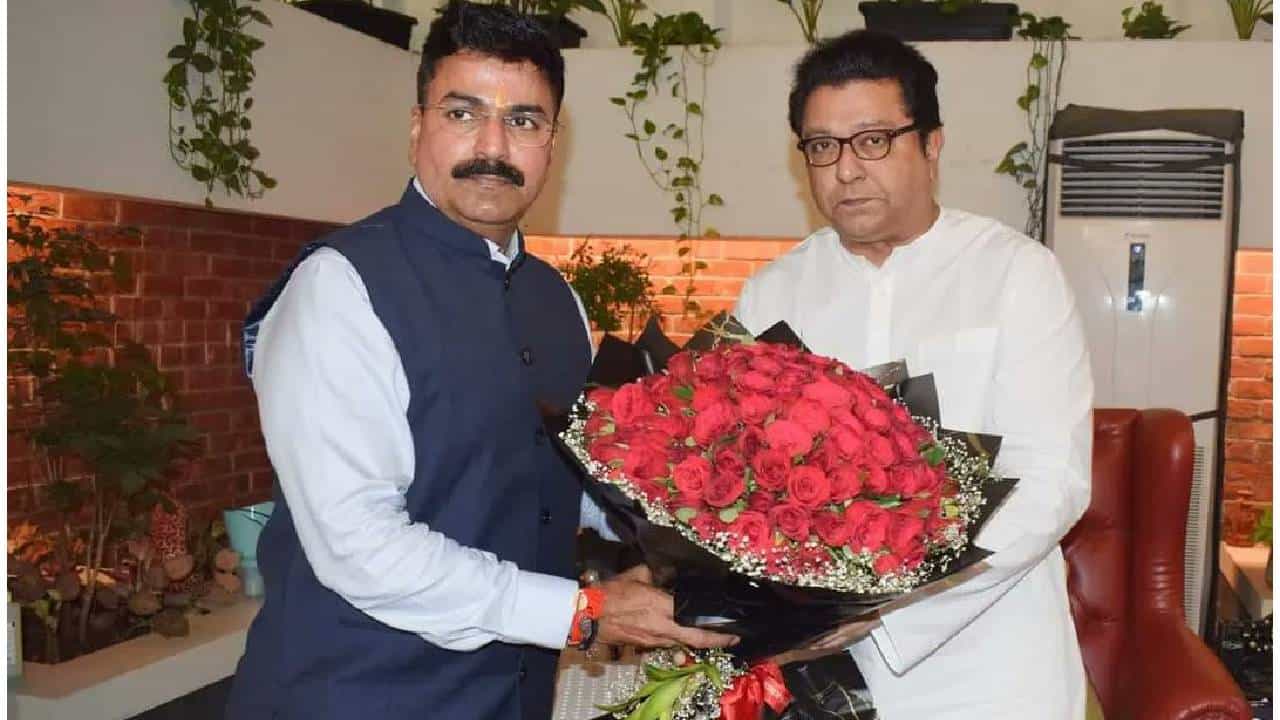 'राज ठाकरे १८ वर्षांनंतर पहिल्यांदाच धनुष्यबाणाला आपले मत देणार', राहुल शेवाळे काय म्हणाले?