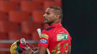 IPL 2024 : विकेटकीपिंगला सलाम, भुवीच्या 140 किमी प्रतितास वेगवान चेंडूवर क्लासिक स्टम्पिंग, Video