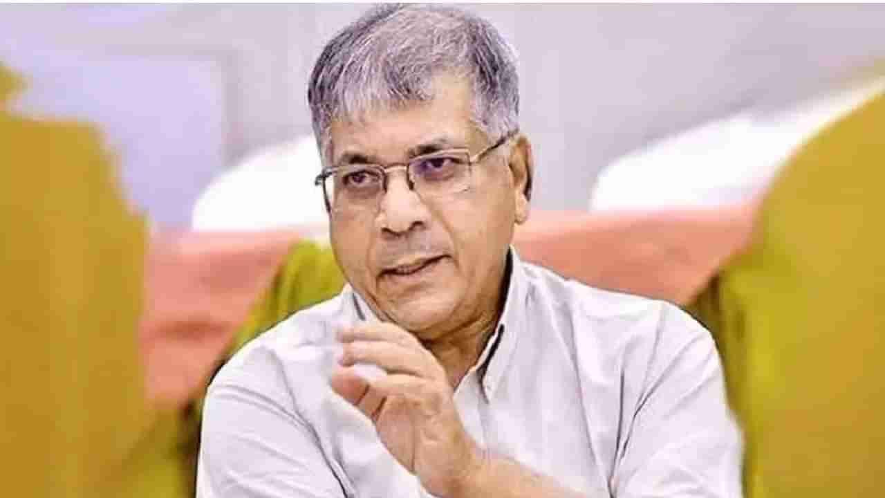 Prakash Ambedkar : कोणतीही चूक होऊ देऊ नका, ॲड. प्रकाश आंबेडकर यांचे कार्यकर्त्यांना आवाहन, म्हणाले आपली थेट लढाई....