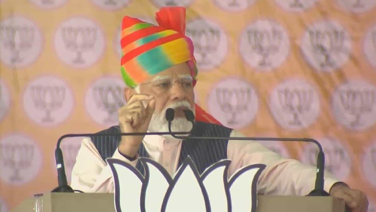 वर्ध्यात पंतप्रधान मोदींचं मराठीतून भाषण अन् सभास्थळी म्हटला विठुरायाचा अभंग