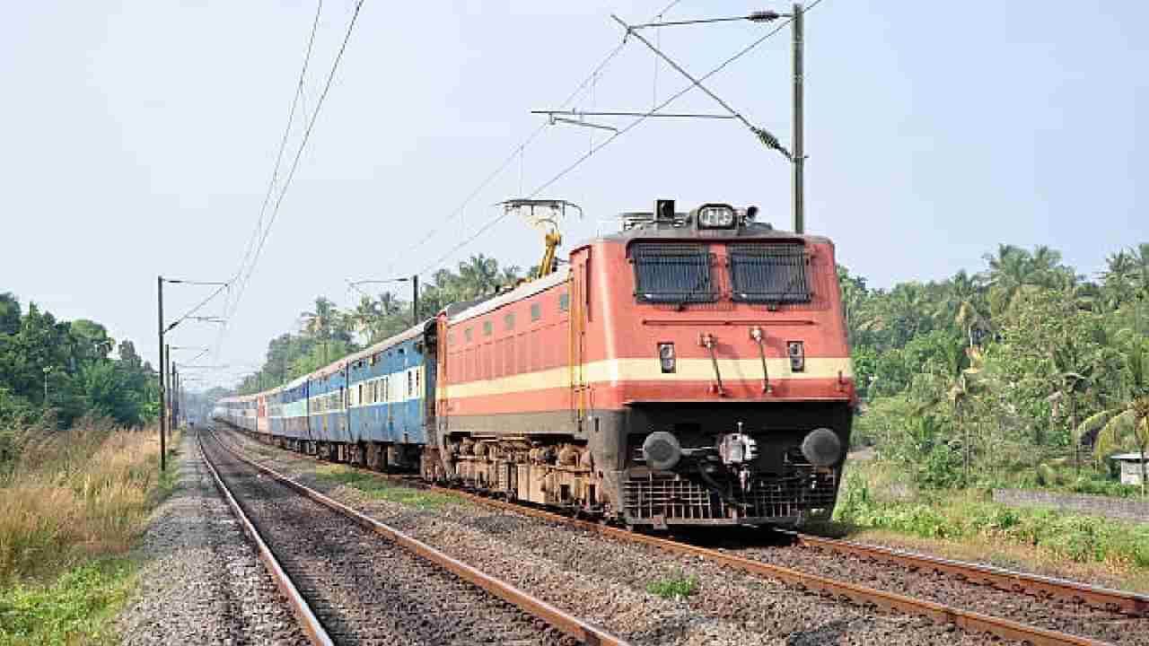 India Railways: रेल्वेत जनरल क्लाससाठी स्वस्तात जेवण, 20 रुपयांत जेवणाचे पाकीट, 3 रुपयांत पाणी