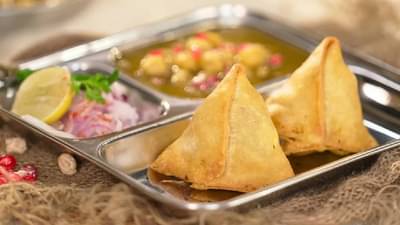 धक्कादायक, समोस्यांमध्ये गुटख्यासह कंडोम आणि दगड कोंबले, पोलिसांनी छडा लावतच हे सत्य आले बाहेर