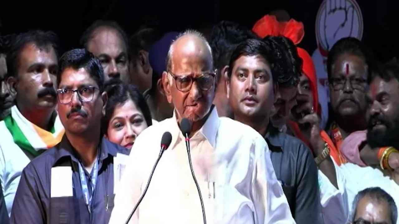 Sharad Pawar : देशाची घटना बदलण्यावर शरद पवार यांचं स्पष्ट भाष्य, म्हणाले...