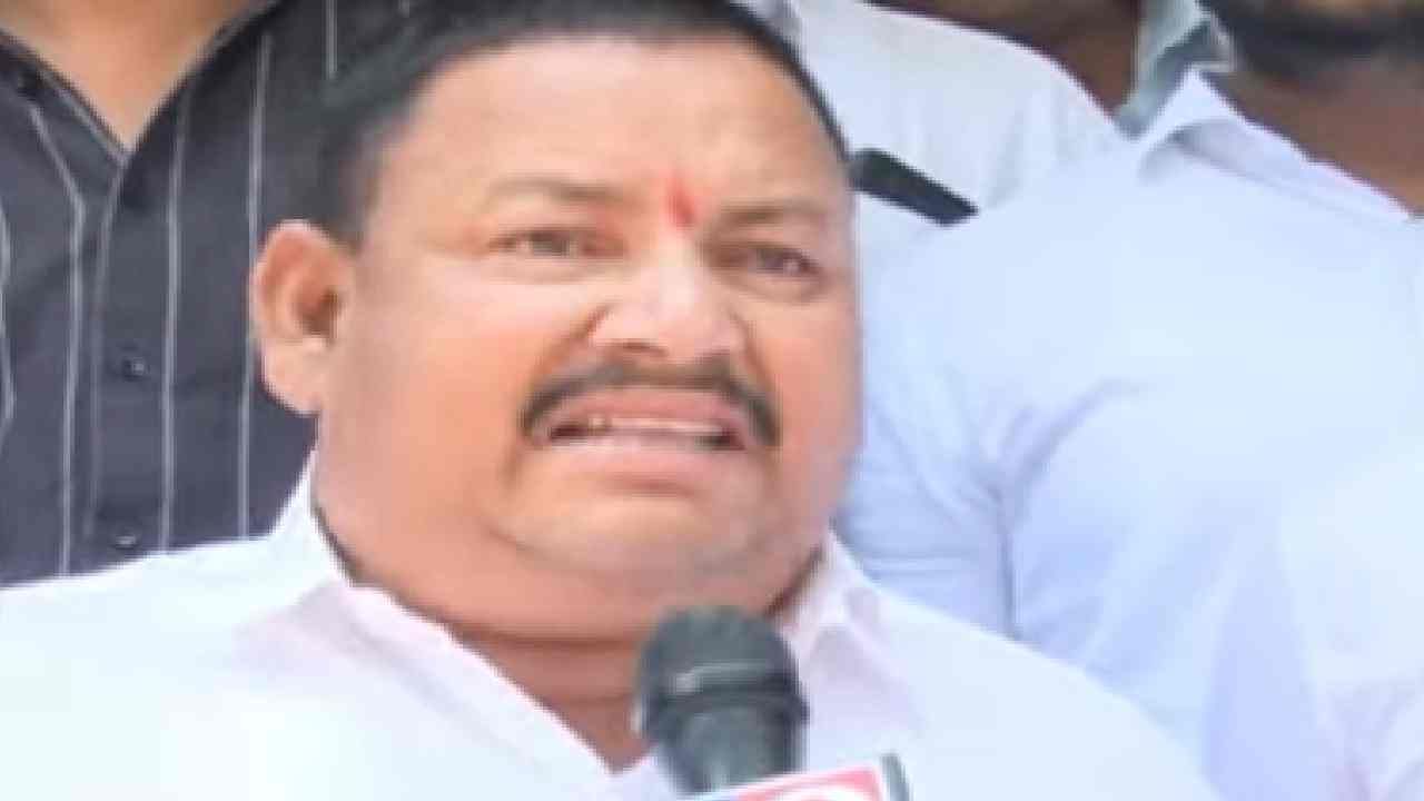 Sangli loksabha : डोळेभरुन आलेत, रडायचा राहिलोय, वेळ आल्यावर...सांगलीच्या काँग्रेस कार्यकर्त्याचा काय इशारा?