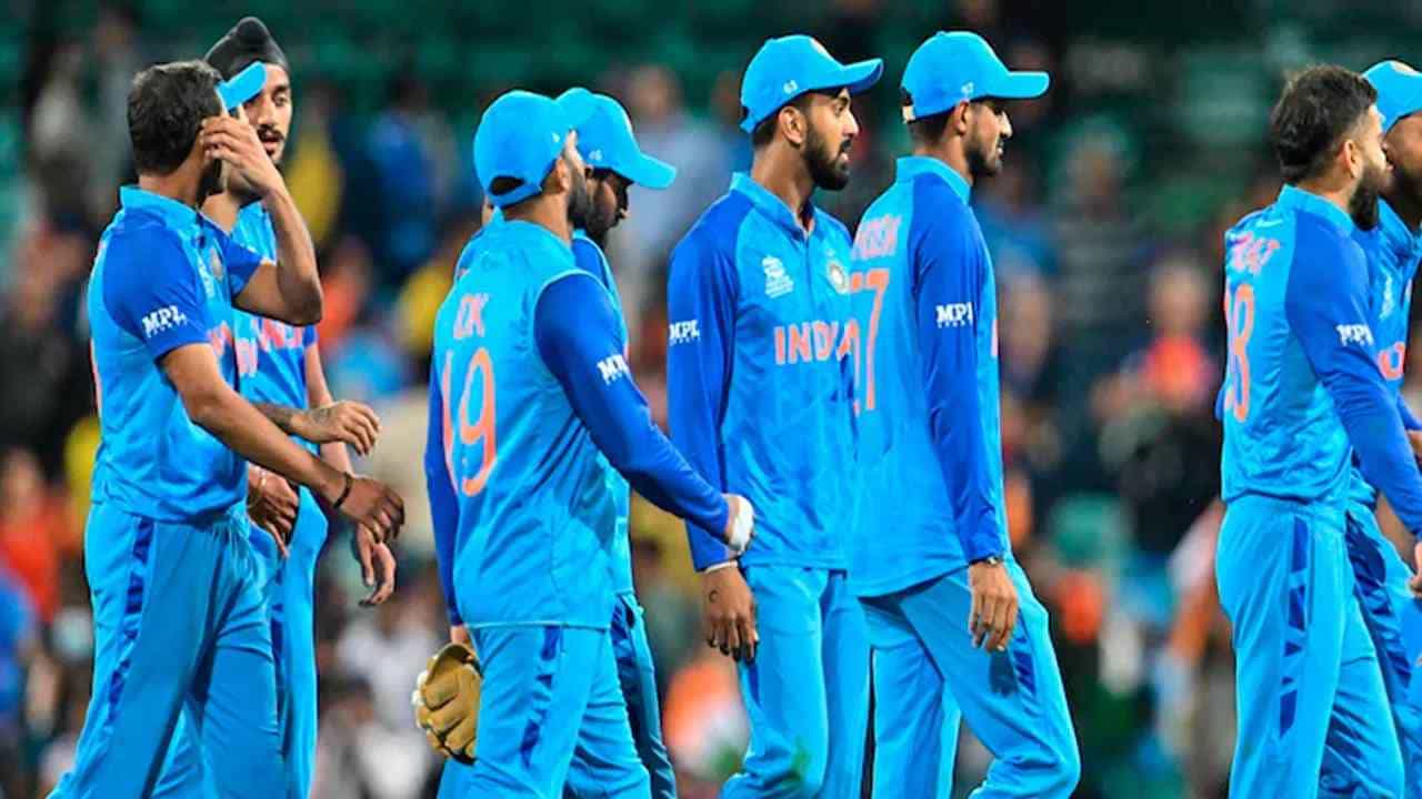 रोहित शर्माच्या नेतृत्वाखाली मागच्यावर्षी टीम इंडिया वनडे वर्ल्ड कपच्या फायनलमध्ये पोहोचली होती. त्यावेळी ऑस्ट्रेलियाने पराभूत केलं होतं.