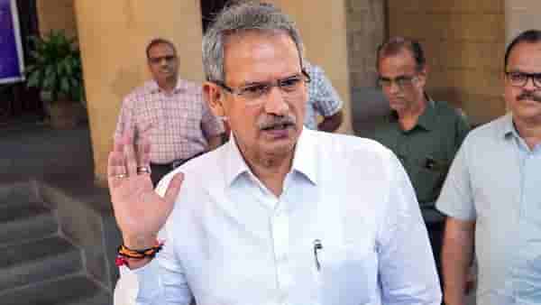 मुंबईतील मतदानाच्या भोंगळ कारभारावर ठाकरे गटाचं बोट, मतदान संथ गतीनं का? अनिल देसाईंचा सवाल