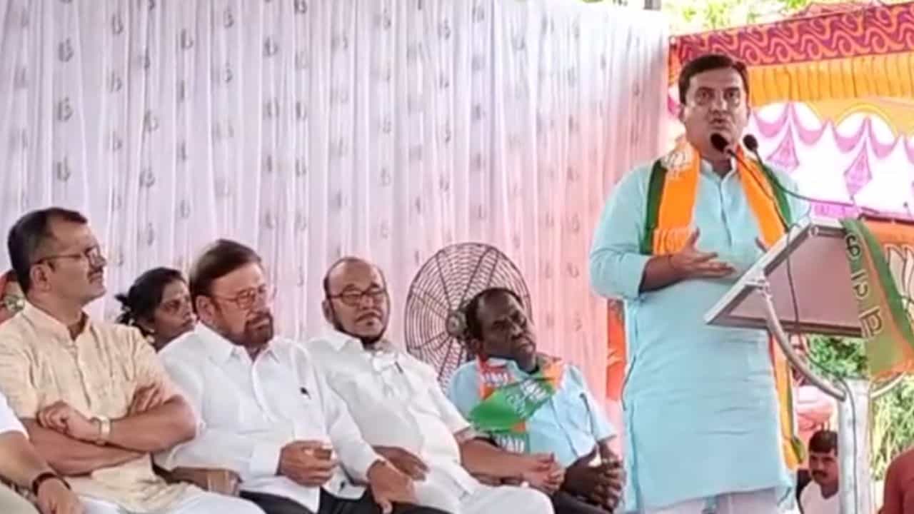 आणि 5 कोटी मिळवा, भाजपचे खासदार धनंजय महाडिकांची मतदारांना अनोखी ऑफर