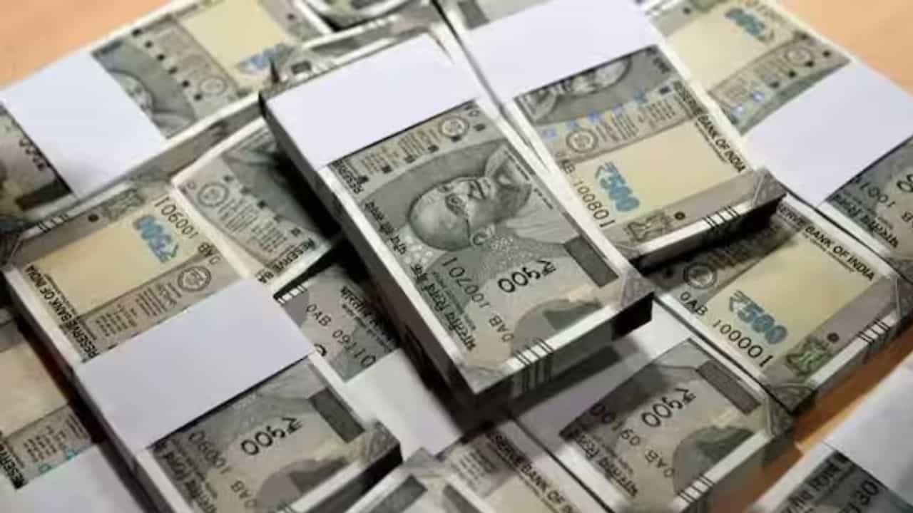 धुळ्यात आग्रा रोडवर 55 लाखांची रोकड जप्त, तर रत्नागिरी-सिंधुदुर्गात 3 कोटींची संपत्ती जप्त