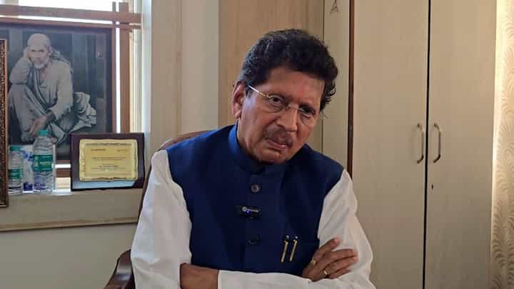 'केसरकरांच्या कुंडलित राहू बसलाय, त्यासाठी यज्ञ घाला', कुणाची खोचक टीका? 'केसरकरांच्या कुंडलित राहू बसलाय, त्यासाठी यज्ञ घाला', कुणाची खोचक टीका?