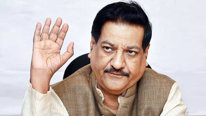 'शरद पवारांनी जर आदेश दिला तर...,' सातारा लोकसभेबद्दल पृथ्वीबाबाचं मोठ वक्तव्यं 'शरद पवारांनी जर आदेश दिला तर...,' सातारा लोकसभेबद्दल पृथ्वीबाबाचं मोठ वक्तव्यं