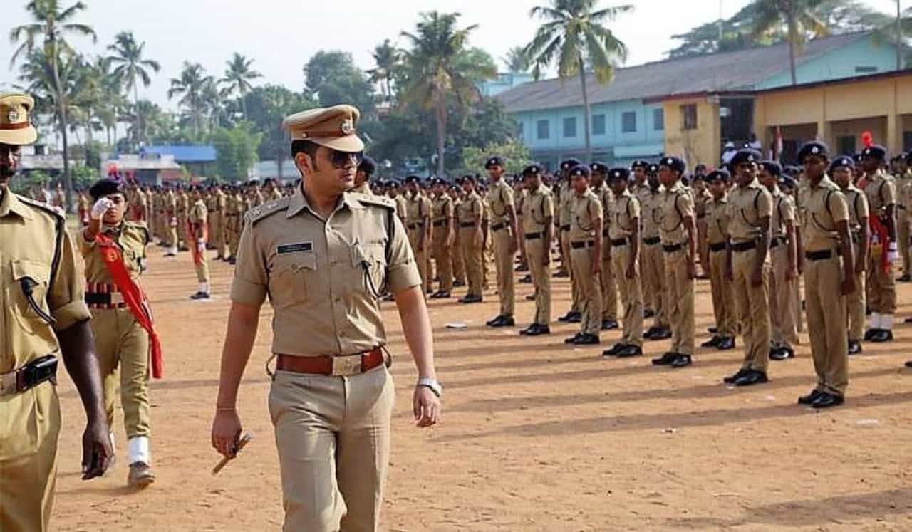 IPS अधिकारी होण्यासाठी काय करावे, किती असतो त्यांना पगार?