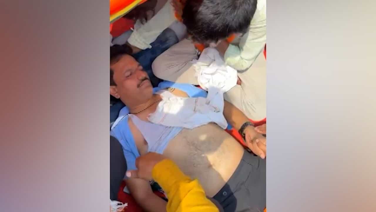 खासदाराच्या प्रचारसभेत आमदाराला आली चक्कर, रुग्णालयात उपचार सुरु