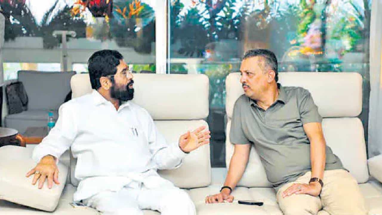 मिलिंद नार्वेकर हे उद्धव ठाकरेंची साथ सोडणार? महायुतीची मोठी ऑफर काय?