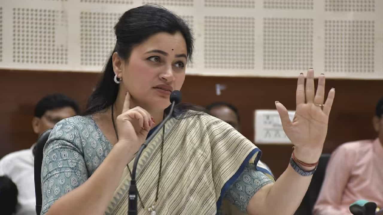 रवी राणांमुळे नवनीत राणा पराभूत होणार, बच्चू कडू यांचा मोठा दावा काय?