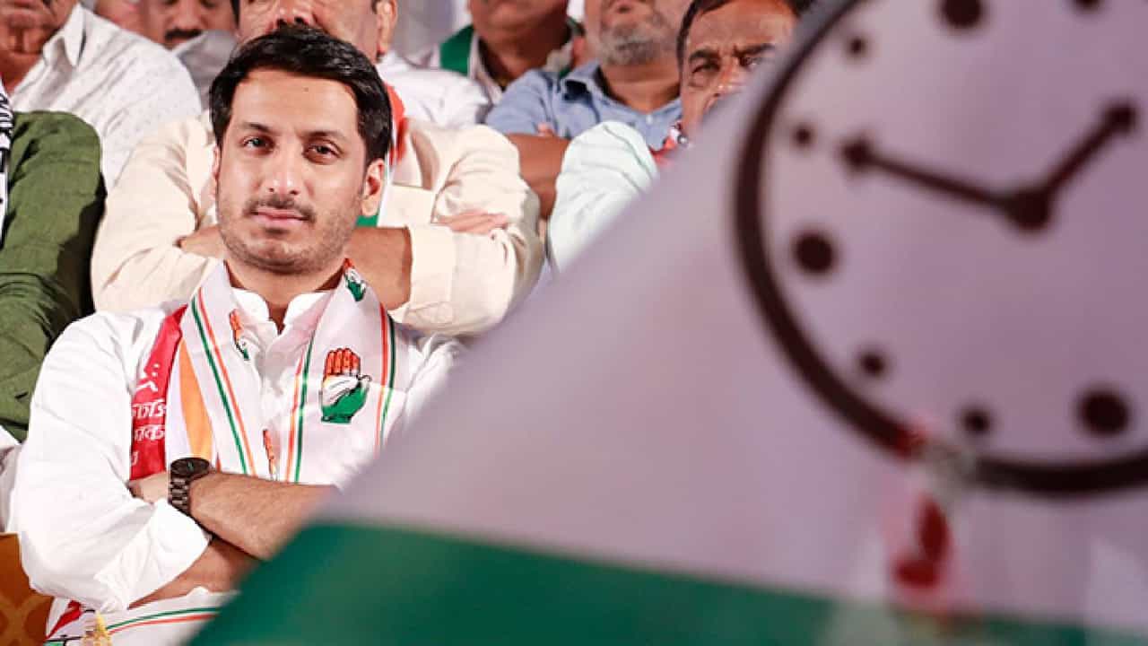 ज्यांना कुत्र विचारत नाही त्यांना Y+ सुरक्षा, पार्थ पवारांच्या सुरक्षेवरून कुणाचा निशाणा?