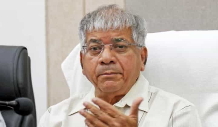 वंचितकडून प्रकाश आंबेडकर अकोल्याचे उमेदवार, 'या' चिन्हावर लढणार लोकसभा वंचितकडून प्रकाश आंबेडकर अकोल्याचे उमेदवार, 'या' चिन्हावर लढणार लोकसभा