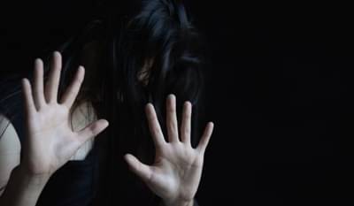 धक्कादायक ! पुण्यात पुन्हा एकदा तरुणीवर कोयत्याने हल्ल्याचा प्रयत्न