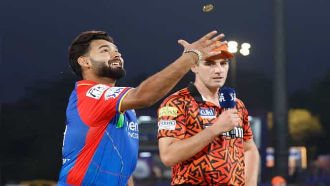 DC vs SRH : दिल्लीने टॉस जिंकला, पहिले बॅटिंग कुणाची? पाहा प्लेईंग ईलेव्हन