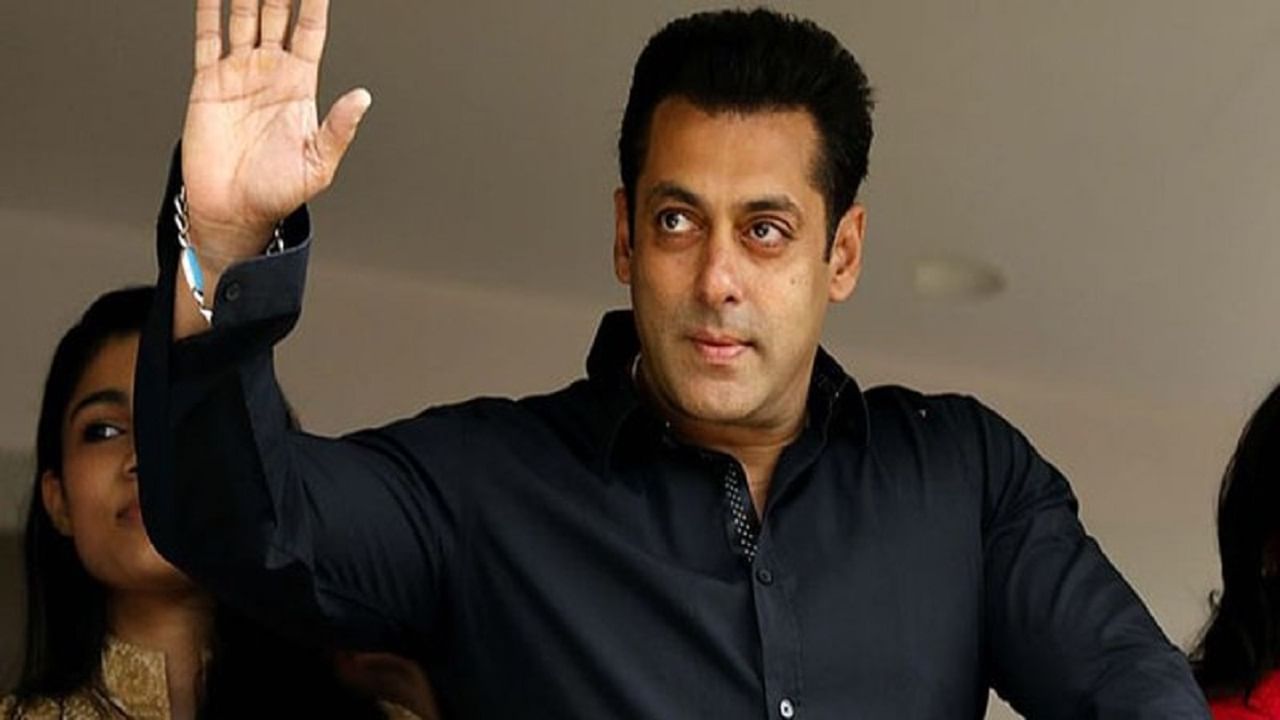 सलमान खान गोळीबारानंतर दुबईत 'या' गोष्टीचा घेतोय आनंद, व्हिडीओ व्हायरल सलमान खान गोळीबारानंतर दुबईत 'या' गोष्टीचा घेतोय आनंद, व्हिडीओ व्हायरल