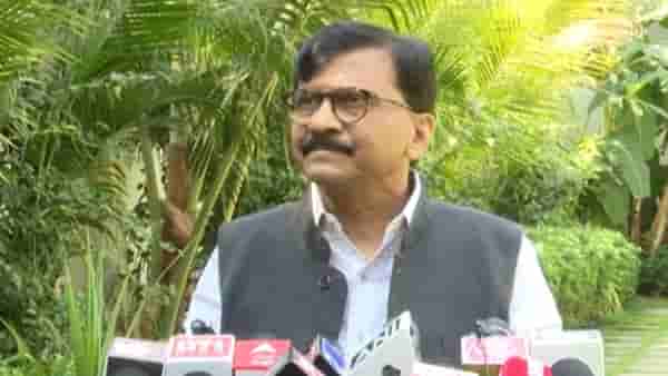 ठाणे, कल्याणचे तारणहार उमेदवार देऊ शकले नाही, संजय राऊत यांचा मुख्यमंत्री एकनाथ शिंदे यांचा चिमटा