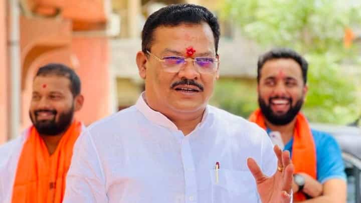 कीर्तिकरांच्या 'त्या' वक्तव्यानंतर शिंदे गटाची भूमिका काय? संजय शिरसाटांनी स्पष्ट म्हटलं... कीर्तिकरांच्या 'त्या' वक्तव्यानंतर शिंदे गटाची भूमिका काय? संजय शिरसाटांनी स्पष्ट म्हटलं...