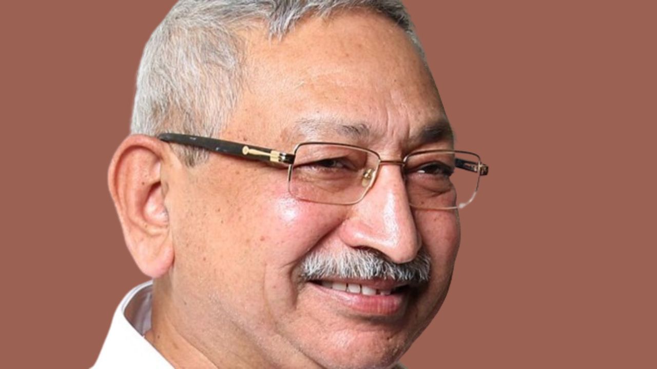 महाविकास आघाडीचे उमेदवार शाहू छत्रपती यांच्या नावे २९७ कोटींची संपत्ती, कर्ज किती? महाविकास आघाडीचे उमेदवार शाहू छत्रपती यांच्या नावे २९७ कोटींची संपत्ती, कर्ज किती?